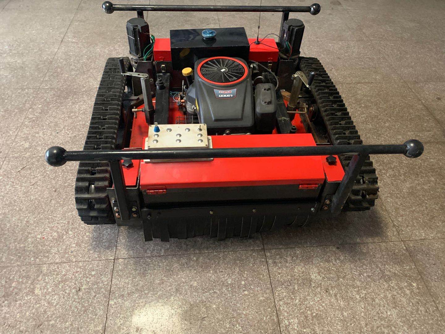 怎樣選擇<font color='red'><font color='red'>割草機</font></font>？